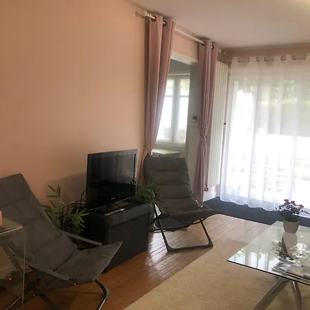 70 M2 De Plain-pied Terrasse Jardin *