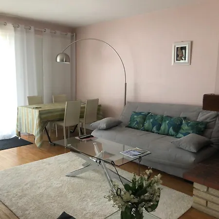 70 M2 De Plain-pied Terrasse Jardin *